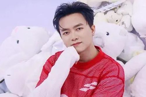 Ca sĩ, nhạc sĩ của loạt dự án phim trăm tỷ là ai?