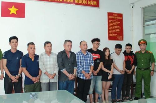Bắt khẩn cấp 9 đối tượng vụ khiêng quan tài đi bộ trước chợ Bến Thành
