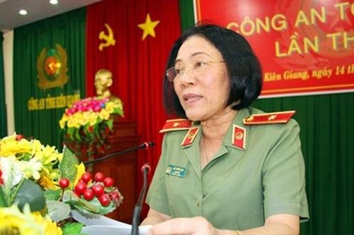 Thân thế nữ tướng công an đầu tiên của Việt Nam: 13 tuổi mới biết sự thật về cha mẹ, 19 tuổi làm trinh sát