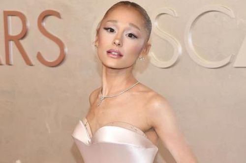 Một năm buồn của Ariana Grande