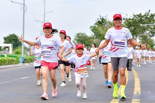 Gần 5.000 runner tham gia giải chạy 'VLU Run 2025 - Văn Lang hào khí vươn xa'
