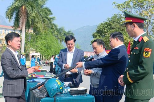 Huyện Mường Ảng ra quân huấn luyện năm 2025