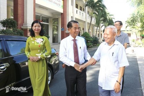 Chung tay chăm sóc sức khỏe nhân dân