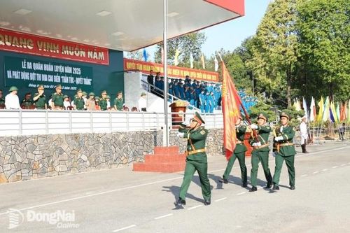 Lực lượng vũ trang tỉnh Đồng Nai ra quân huấn luyện năm 2025 gắn với cao điểm thi đua 'Thần tốc - quyết thắng'