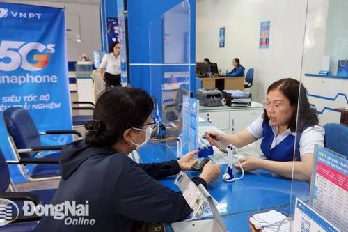 Thủ tướng yêu cầu thúc đẩy đổi mới sáng tạo, chuyển đổi số, đẩy mạnh thương mại hóa 5G