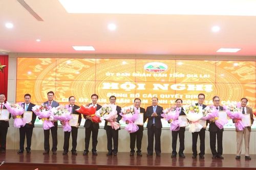 Gia Lai: Công bố các quyết định của UBND tỉnh về công tác cán bộ