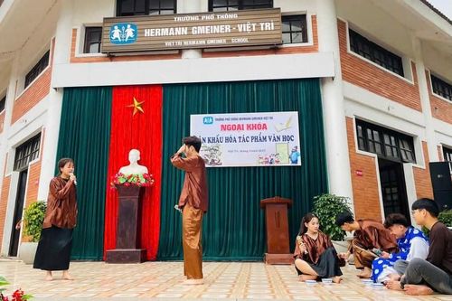Sân khấu hóa tác phẩm văn học