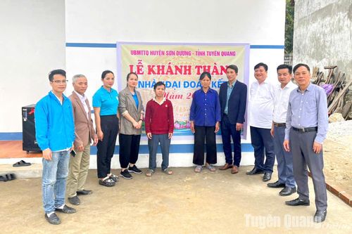 Khánh thành và khởi công nhà Đại đoàn kết tại Sơn Dương