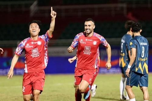 V-League 2024-2025: CLB TPHCM giành trọn 3 điểm trên sân nhà