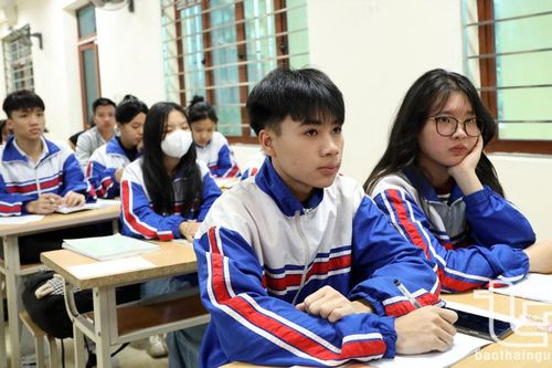 Trên 100 đoàn viên, học sinh, sinh viên được bồi dưỡng nhận thức về Đảng