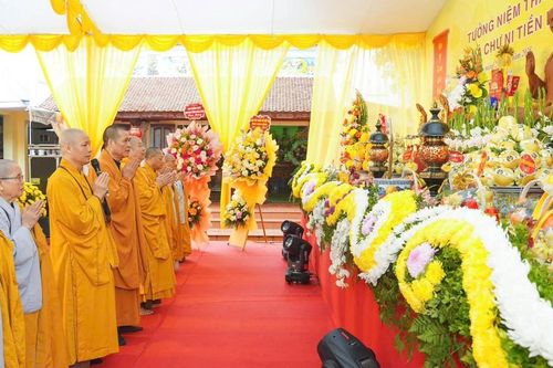 Ninh Bình: Lễ tưởng niệm Đức Thánh Tổ Ni Đại Ái Đạo và chư Ni tiền bối hữu công
