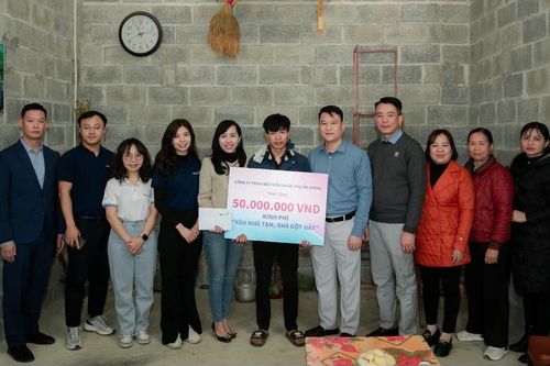 MB Ageas Life trao kinh phí hỗ trợ xây dựng 15 căn nhà cho gia đình khó khăn tại Cao Bằng