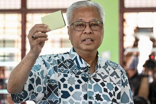 Cựu Thủ tướng Malaysia bị điều tra tội tham nhũng