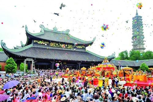 Khai thác tiềm năng du lịch tâm linh