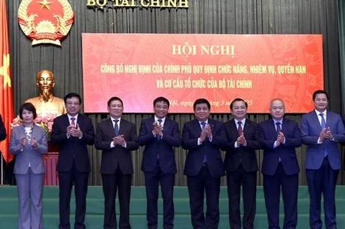 Bộ Tài chính giảm 3.600 đầu mối sau hợp nhất