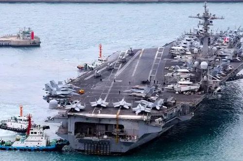 Cận cảnh tàu sân bay Mỹ cập cảng Hàn Quốc