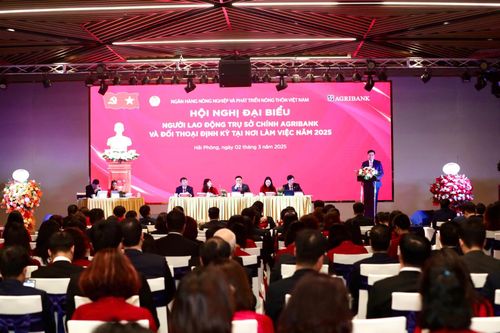 Agribank nỗ lực chăm lo tốt nhất cho người lao động, phấn đấu hoàn thành toàn diện các chỉ tiêu kinh doanh