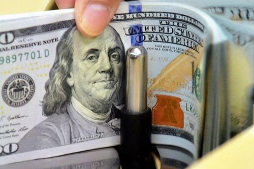 Thay vì gửi 280 USD, một ngân hàng chuyển thẳng 81.000 USD vào tài khoản khách hàng