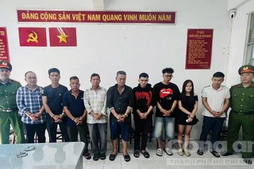 Vụ khiêng 'quan tài' diễu phố gây phẫn nộ dư luận: Bắt khẩn cấp 9 đối tượng