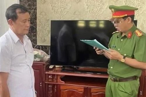 Bắt tạm giam 3 bị can liên quan vụ chuyển nhượng 'đất vàng' tại Cà Mau