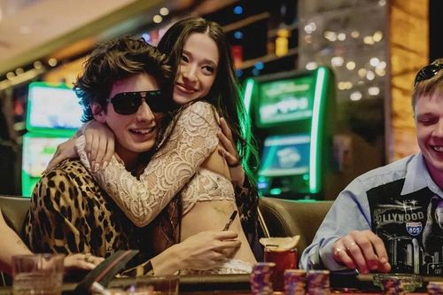 Phim 18+ về vũ nữ thoát y đại thắng tại Oscar 2025