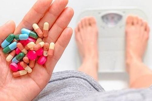 Cô gái 21 tuổi bị tổn thương não nặng do uống sản phẩm '7 ngày giảm 7 cân'