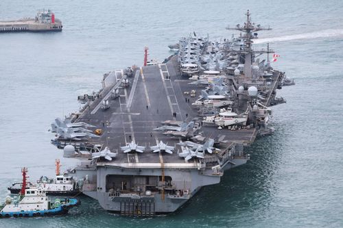 Tàu sân bay Mỹ lần đầu đến Hàn Quốc sau khi ông Trump nhậm chức