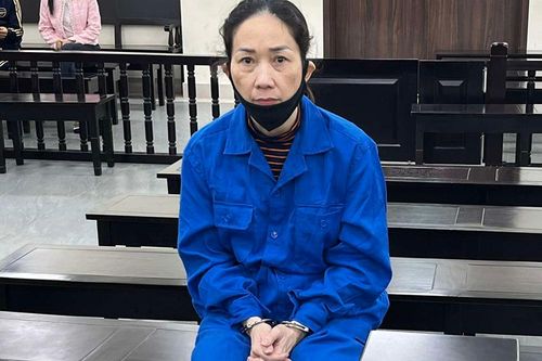 Chủ cửa hàng cầm đồ 'ăn' cú lừa lô điện thoại 'xịn' giá rẻ