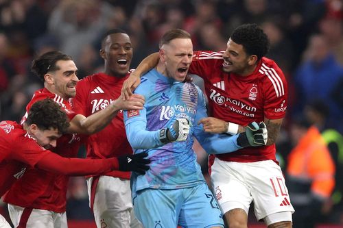 8 đội vào tứ kết FA Cup