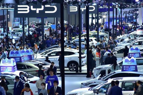 Né Mỹ, xe Trung Quốc 'bùng nổ' khắp các thị trường trên thế giới