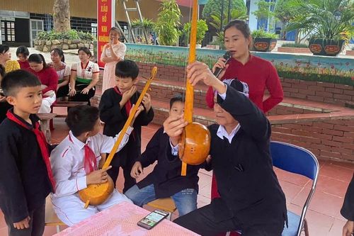 Bồi đắp tình yêu văn hóa dân tộc cho học sinh