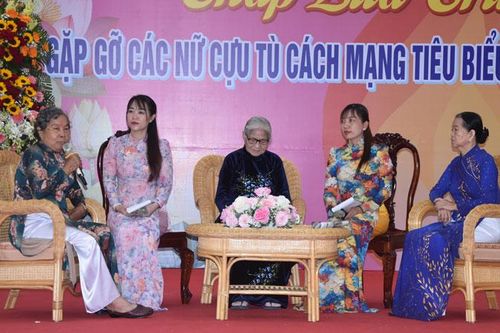 Nữ cựu tù cách mạng 'truyền lửa' cho thế hệ hôm nay