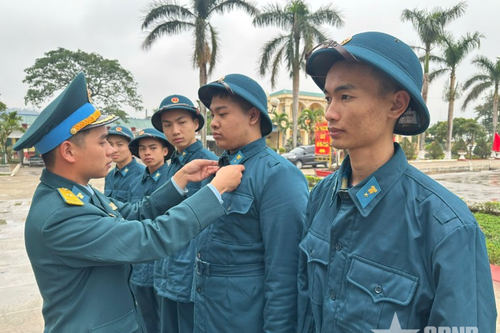 Giúp chiến sĩ mới hòa nhập môi trường quân ngũ