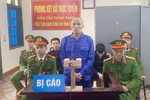 Tử tù đâm bạn tù trọng thương