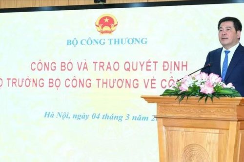 Bộ Công thương bổ nhiệm loạt cục trưởng, vụ trưởng mới