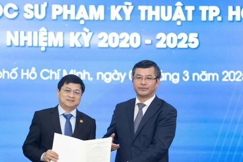 Trao quyết định công nhận Hiệu trưởng Trường ĐH Sư phạm Kỹ thuật TPHCM