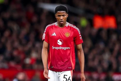 Vì sao Man Utd không cho sử dụng thần đồng Chido Obi ở Europa League?