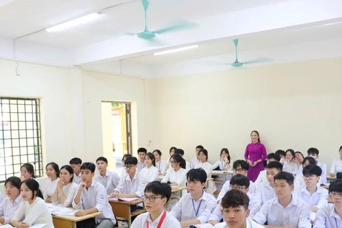 Vạch lộ trình để đưa tiếng Anh thành ngôn ngữ thứ hai trong nhà trường
