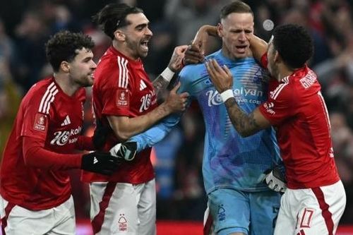 Xác định đội cuối cùng vào tứ kết FA Cup