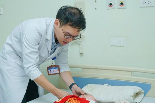 Cứu thành công trẻ sơ sinh mắc dị tật bẩm sinh nghiêm trọng