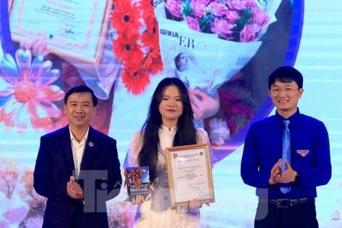 Tuyên dương nữ sinh tiêu biểu trong học tập và công tác Đoàn, Hội