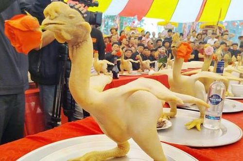 Độc lạ lễ hội thi xôi gà