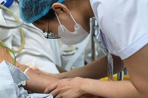 Nam sinh viên ở Hà Nội liệt tứ chi, lý do bác sĩ khó chấp nhận