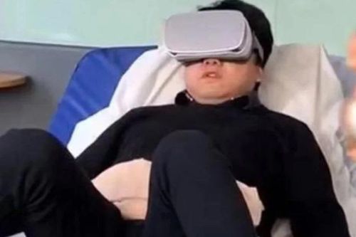 Người đàn ông phải cắt bỏ ruột khi bị vợ sắp cưới bắt thử 'cơn đau đẻ'