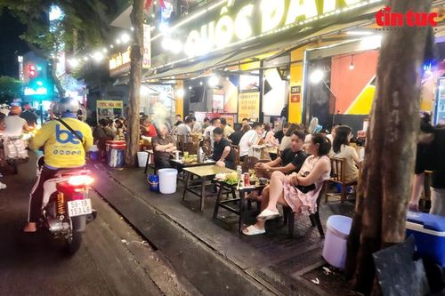 TP Hồ Chí Minh: Tái diễn tình trạng lấn chiếm lòng đường, vỉa hè