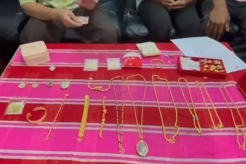 Người thu gom rác vô tình nhặt được túi vàng trị giá 1,5 tỷ đồng