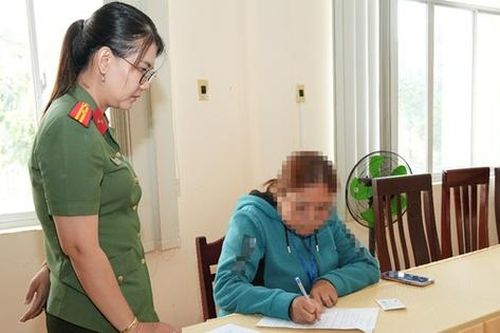 Phao tin thất thiệt về xe tải bắt cóc, người phụ nữ bị công an mời làm việc