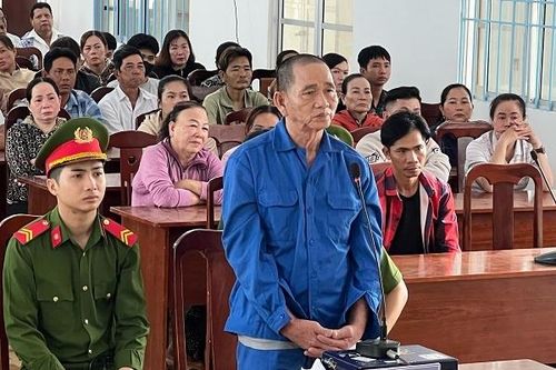 Bị 'chia loan, rẽ thúy', bố chồng xuống tay với con dâu