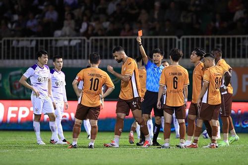 HAGL lao dốc, bầu Đức sẽ thay người cầm sa bàn?