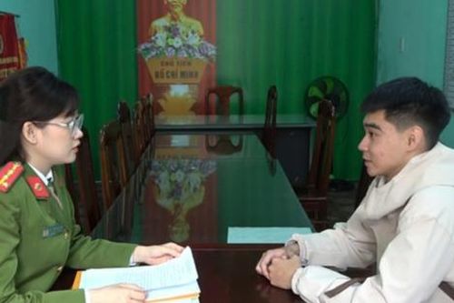 Tài khoản nhận được 219 triệu đồng từ Phan Xuân Tùng, nam sinh viên liền trình báo Công an